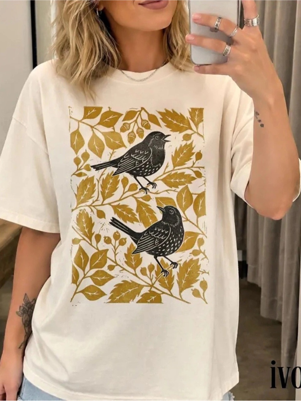 Comfort Colors Bird Graphic Short Sleeve Tee in Ivory & Yellow Like New
